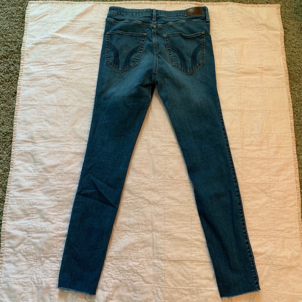 Hollister High rise distressed skinny jeans - SZ 7 - Picture 2 of 3